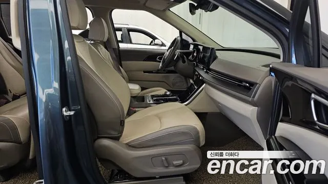 Kia Carnival 2021 thumb 11