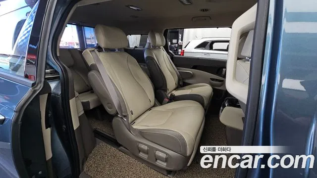 Kia Carnival 2021 thumb 12