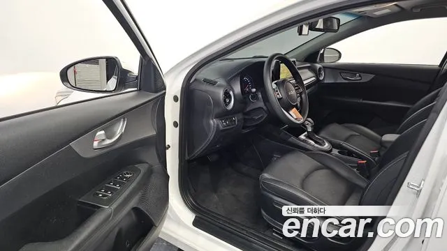 Kia K3 2022 thumb 10