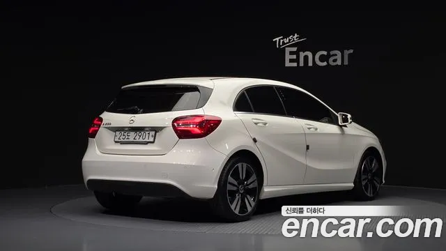 Mercedes-Benz A-Класс 2018 thumb 2