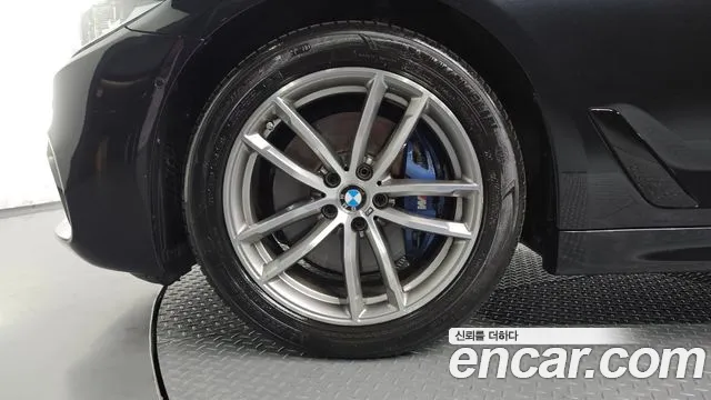 BMW 5-Series 2017 thumb 5