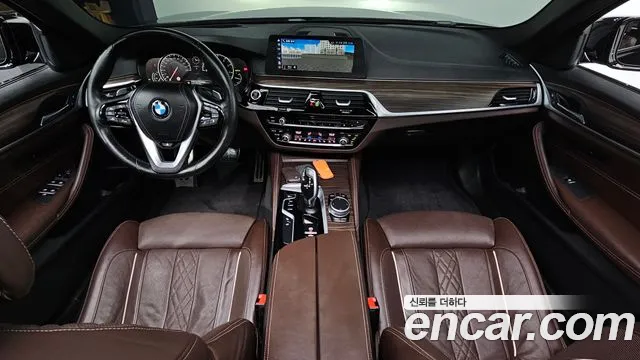 BMW 5-Series 2017 thumb 7