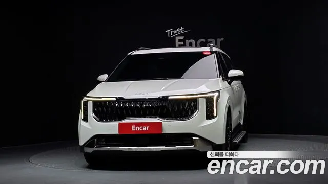 Kia Carnival 2024 thumb 3