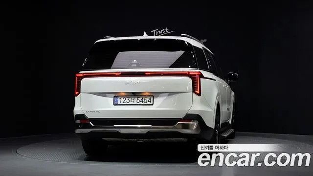 Kia Carnival 2024 thumb 4