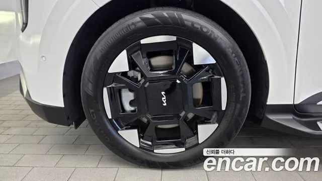 Kia Carnival 2024 thumb 5