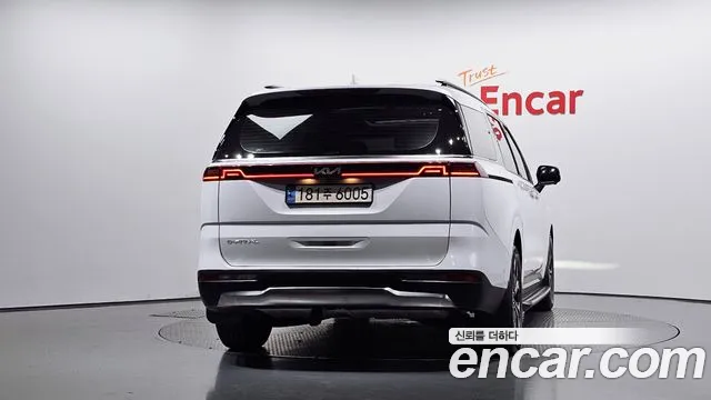 Kia Carnival 2023 thumb 3