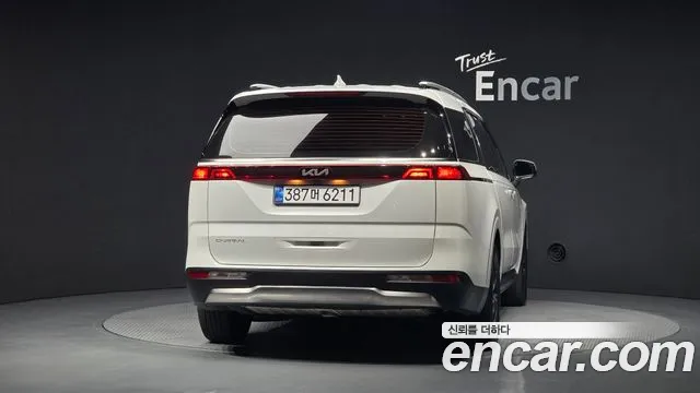 Kia Carnival 2022 thumb 4