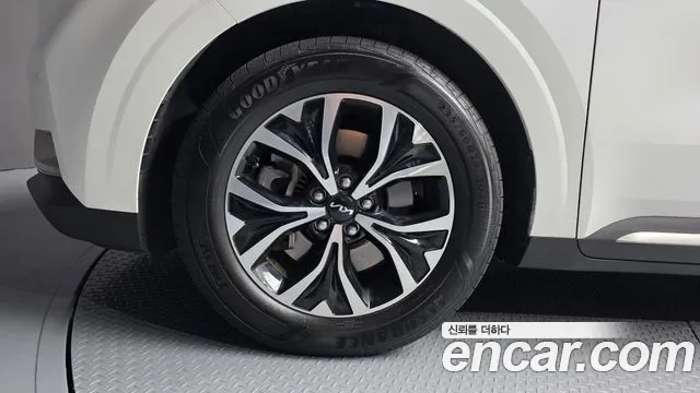 Kia Carnival 2022 thumb 5