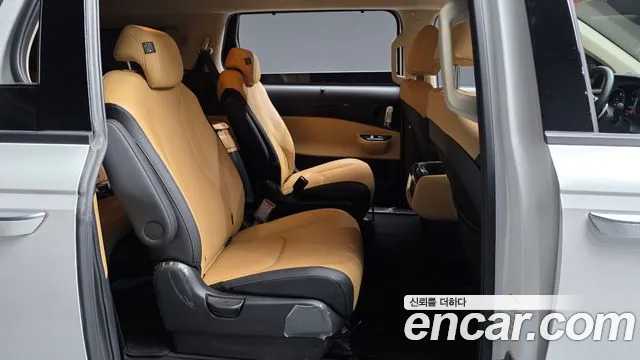 Kia Carnival 2022 thumb 11