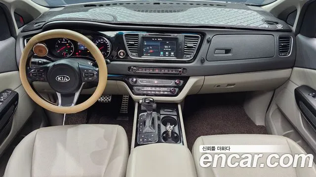 Kia Carnival 2016 thumb 7