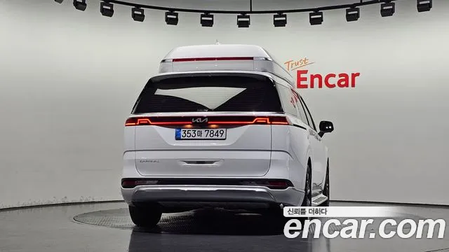 Kia Carnival 2021 thumb 3