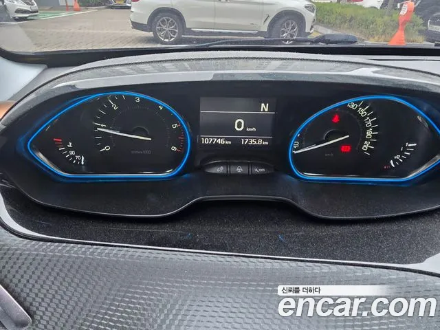 Peugeot 2008 2017 thumb 6