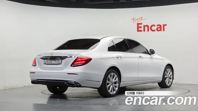 Mercedes-Benz E-Класс 2019 thumb 2