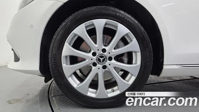 Mercedes-Benz E-Класс 2019 thumb 5