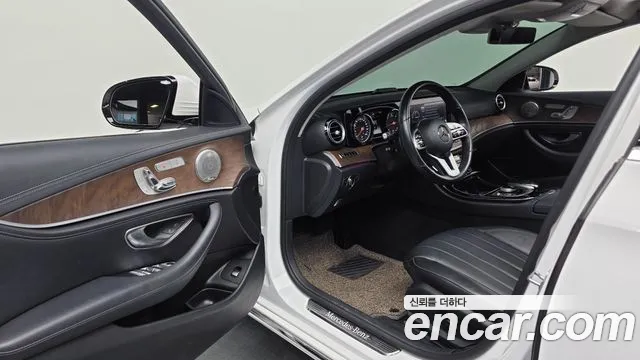 Mercedes-Benz E-Класс 2019 thumb 10