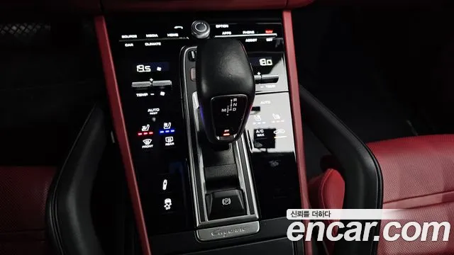 Porsche Cayenne 2023 thumb 9
