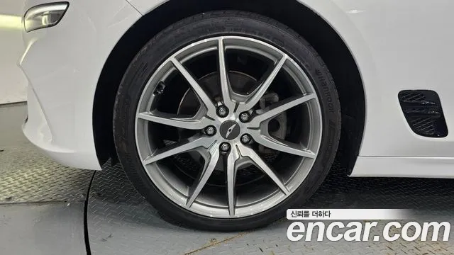 Genesis G70 2022 thumb 4