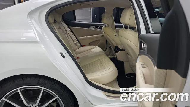 Genesis G70 2022 thumb 11