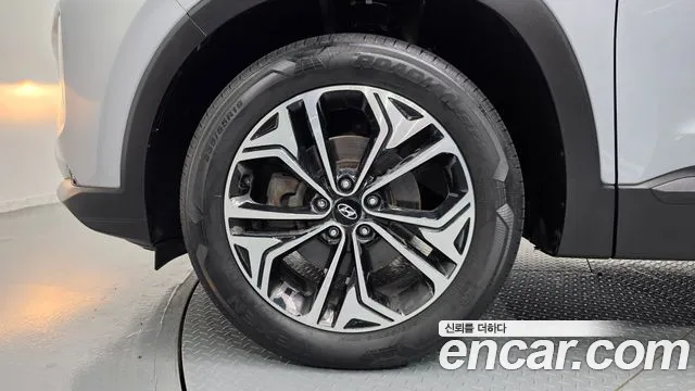 Hyundai Santa Fe 2018 thumb 5