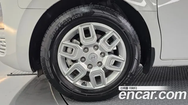 Hyundai Staria 2022 thumb 4