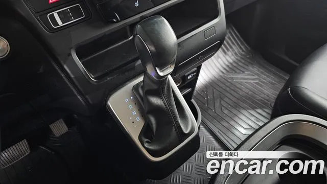Hyundai Staria 2022 thumb 8