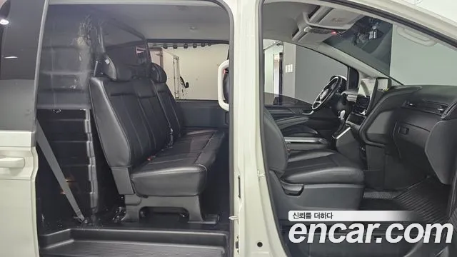 Hyundai Staria 2022 thumb 10