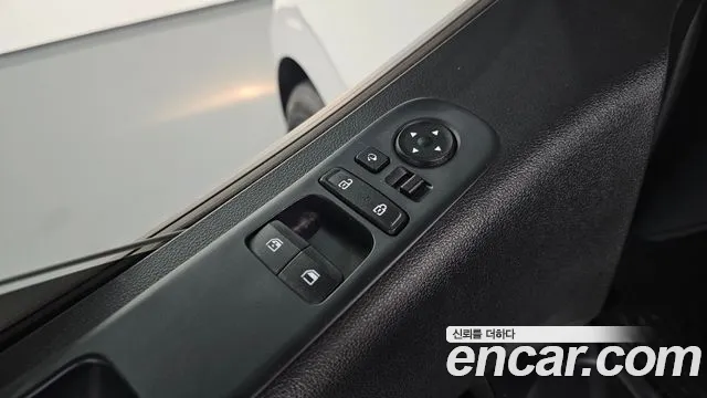 Hyundai Staria 2022 thumb 12