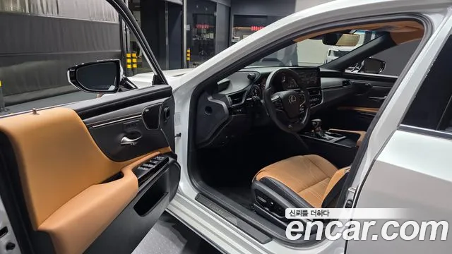 Lexus ES 2025 thumb 10