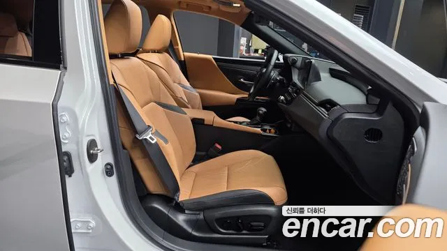 Lexus ES 2025 thumb 11