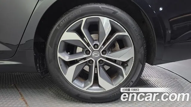 Renault-KoreaSamsung Megane 2019 thumb 5