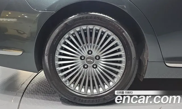 Genesis G90 2019 thumb 4