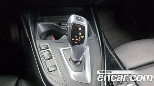 BMW 1-Series 2016 thumb 9