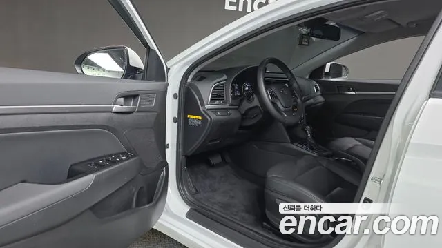 Hyundai Avante 2015 thumb 10
