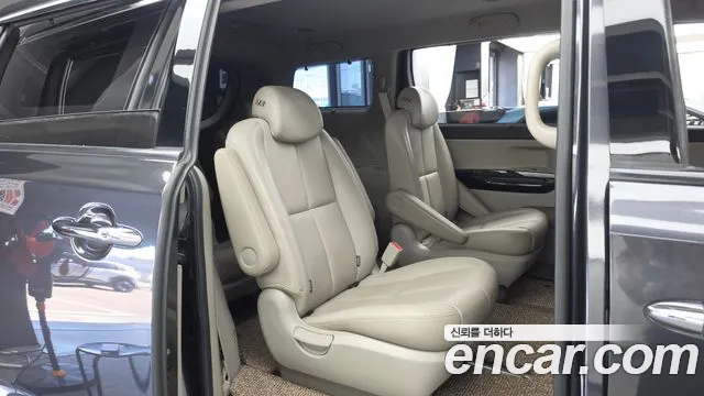 Kia Carnival 2019 thumb 12