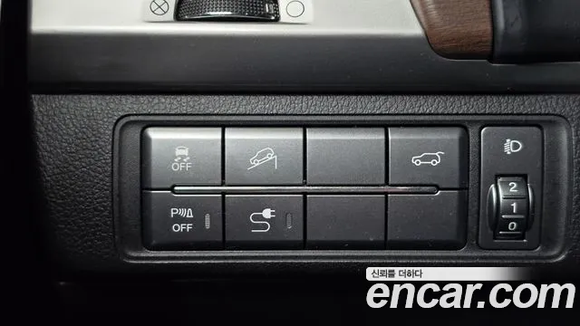 KG_Mobility_Ssangyong Rexton 2018 thumb 12
