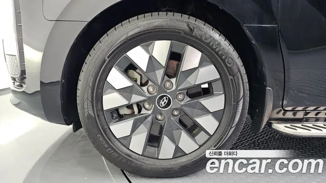 Hyundai Staria 2021 thumb 4