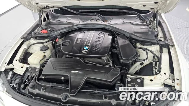 BMW 3-Series 2012 thumb 5