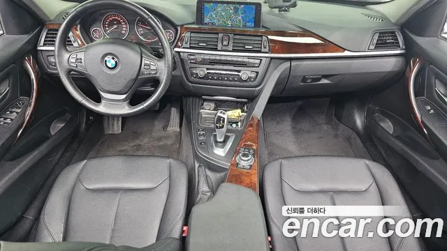 BMW 3-Series 2012 thumb 6