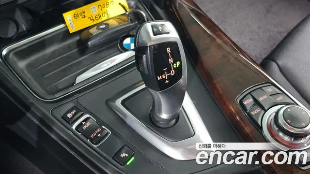 BMW 3-Series 2012 thumb 8