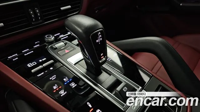 Porsche Cayenne 2020 thumb 9