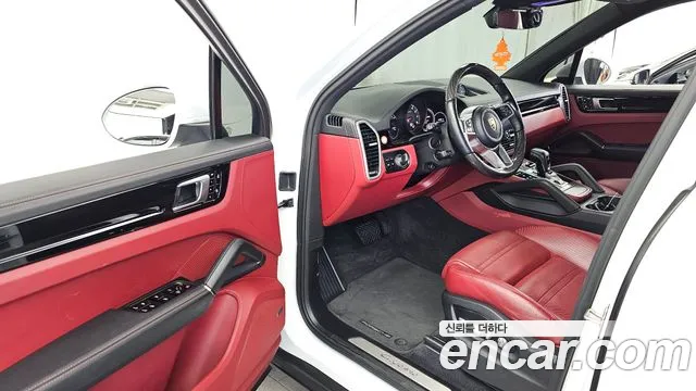 Porsche Cayenne 2020 thumb 10