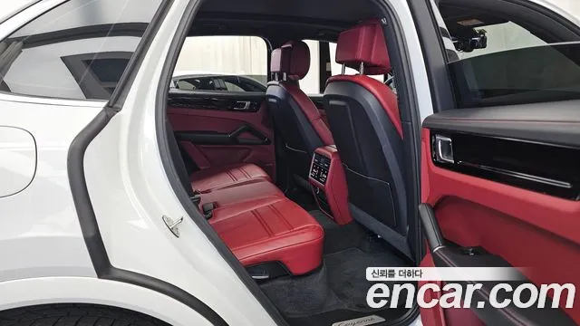 Porsche Cayenne 2020 thumb 12