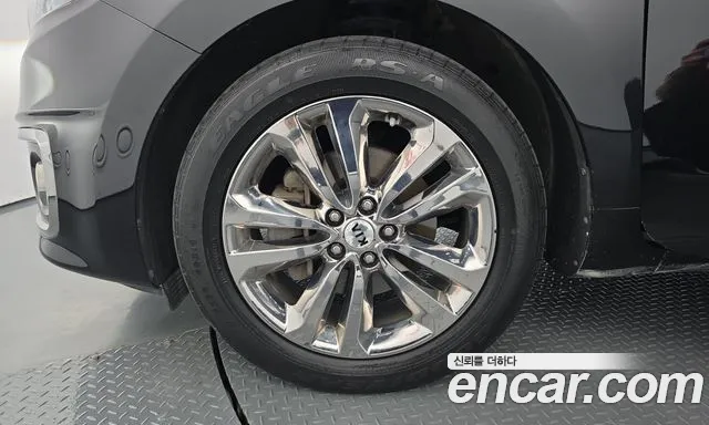 Kia Carnival 2015 thumb 5