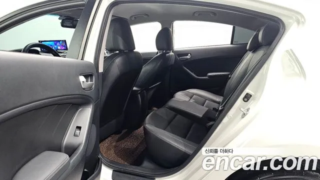 Kia K3 2016 thumb 11