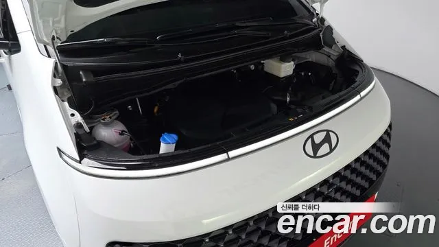 Hyundai Staria 2025 thumb 5