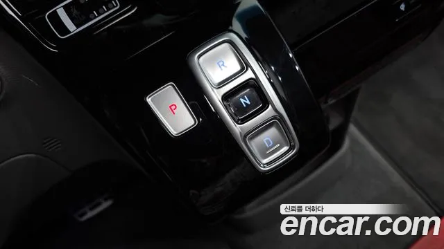 Hyundai Staria 2025 thumb 8