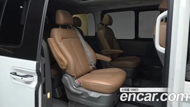 Hyundai Staria 2025 thumb 10