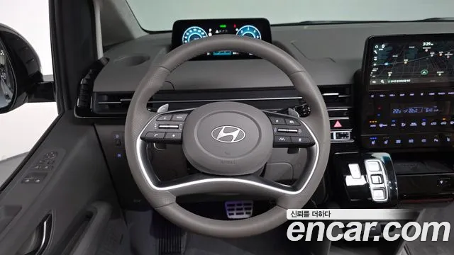 Hyundai Staria 2025 thumb 12