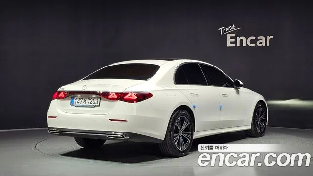 Mercedes-Benz E-Класс 2025 thumb 2