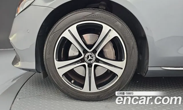 Mercedes-Benz E-Класс 2018 thumb 5